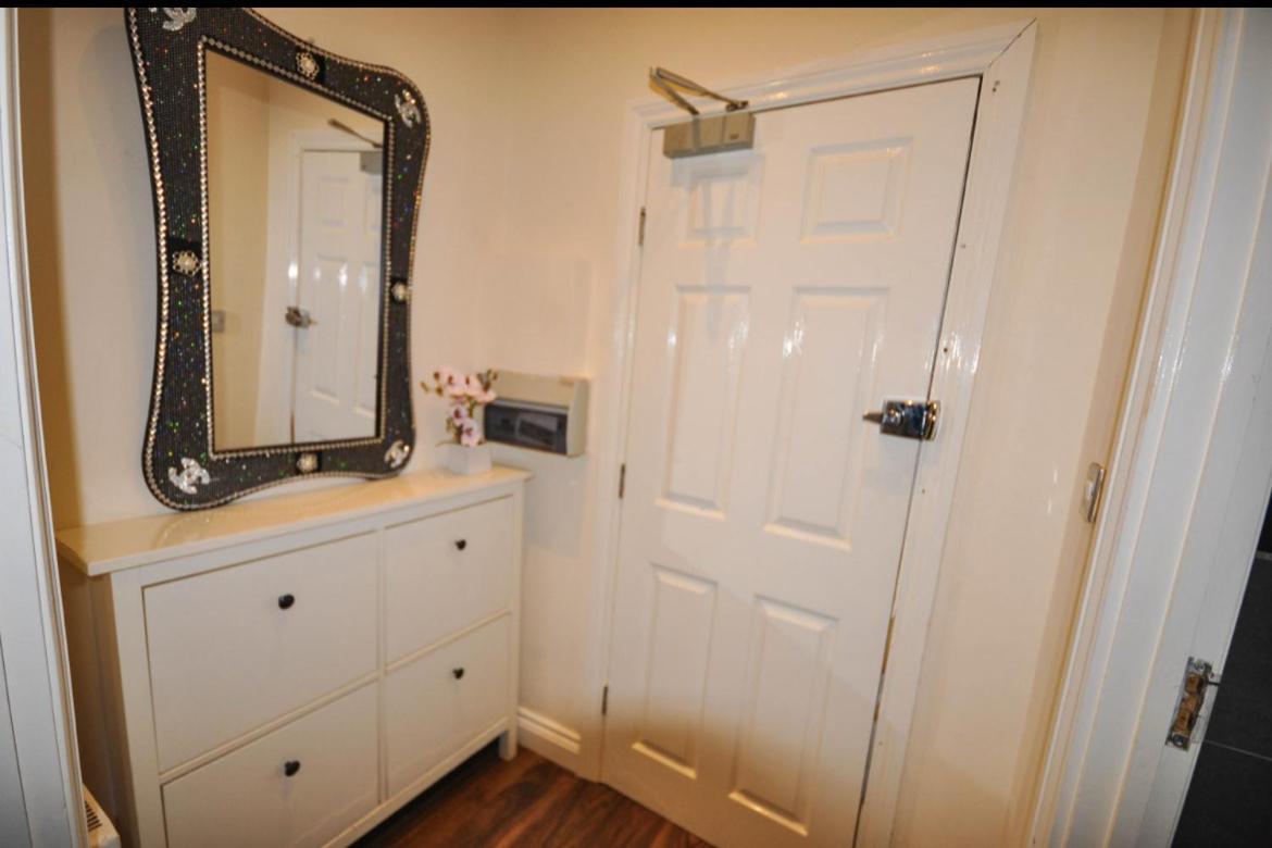 Luxurious 2 Bed Apartment Bedford Dış mekan fotoğraf